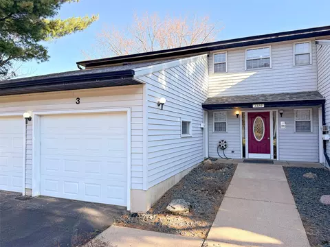 3320 Woodside Ter #3, Altoona, WI 54720