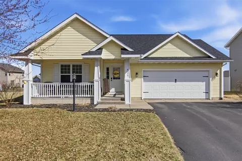 4115 John Hart Pl, Eau Claire, WI 54703