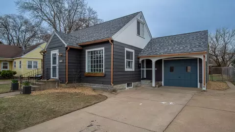 1621 Highland Ave, Eau Claire, WI 54701