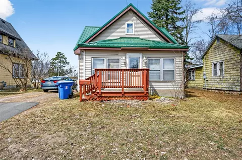 1117 N River St, Spooner, WI 54801