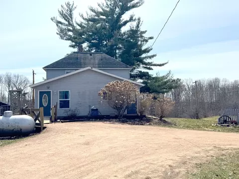 820 14th Ave, Almena, WI 54805