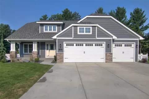 3746 Crest Ridge Ct, Eau Claire, WI 54701