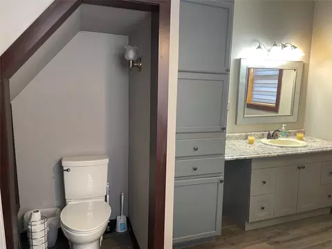 Bath - 1085 13th Ave, Barron, WI 54812 photo 3 of 3