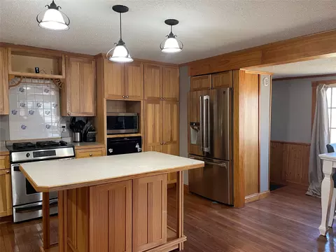 Kitchen - 1085 13th Ave, Barron, WI 54812 photo 2 of 4
