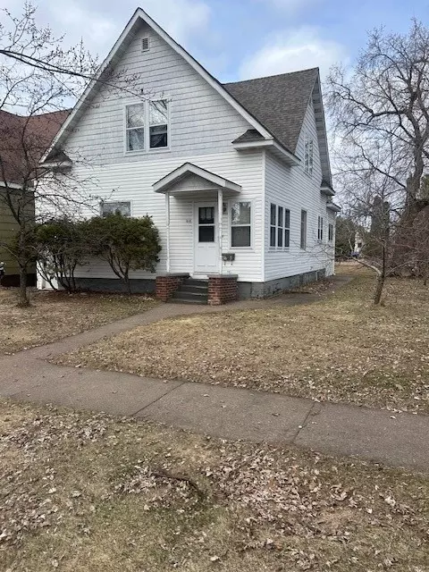 318 Vine St #2, Spooner, WI 54801