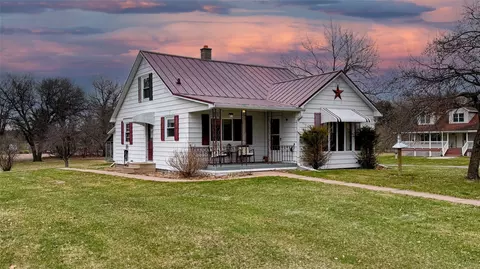 328 3rd Ave, Chippewa Falls, WI 54729