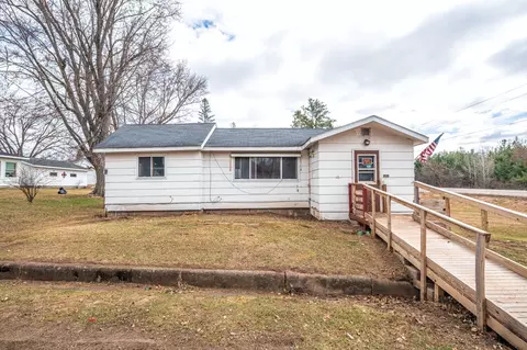 610 N 2nd St, Bruce, WI 54819