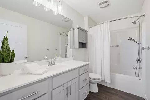 Bath - 1630 5th Ave, Baldwin, WI 54002 photo 2 of 2