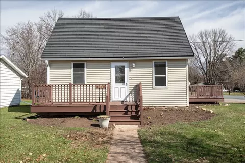 1621 2nd Ave SE, Menomonie, WI 54751