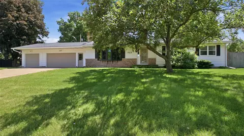 717 Buffington Ct, Eau Claire, WI 54703