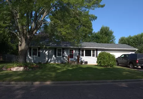 928 Yorkshire Ave, Rice Lake, WI 54868
