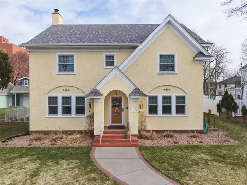 212 Mckinley Ave, Eau Claire, WI 54701