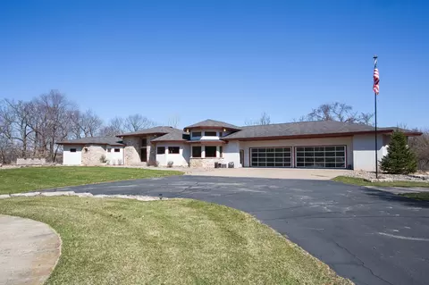 w10622 Wisconsin 35, Prescott, WI 54021