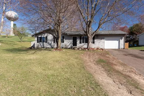 2702 Ricky Ln NE, Menomonie, WI 54751
