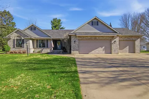4321 Pine Meadow Dr, Eau Claire, WI 54701