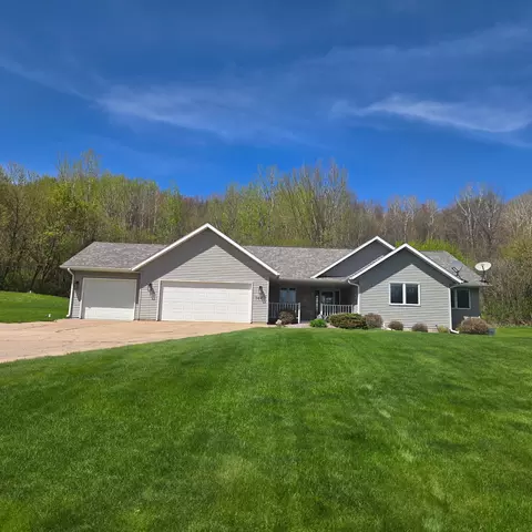 7447 115th St, Chippewa Falls, WI 54729