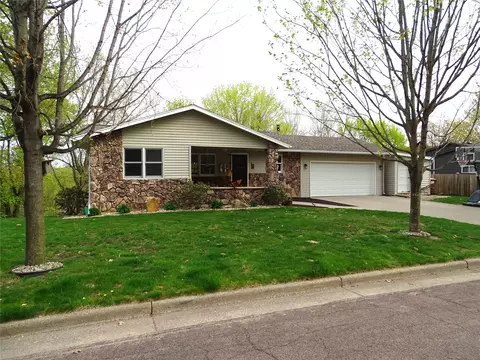 808 Goodrich St, Durand, WI 54736