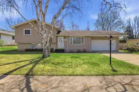 3147 Leslie Ln, Eau Claire, WI 54703