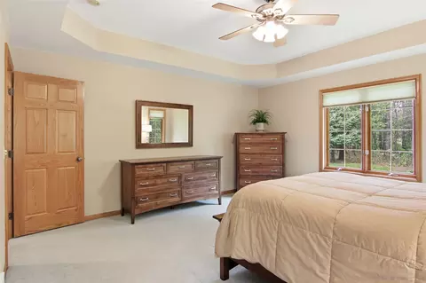 Bedroom - e4400 Pinewood Circle, Eleva, WI 54738 photo 3 of 10