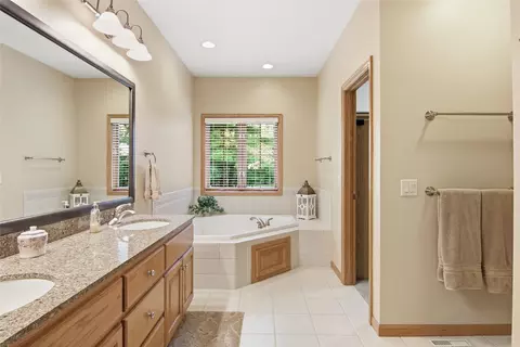 Bath - e4400 Pinewood Circle, Eleva, WI 54738 photo 1 of 7