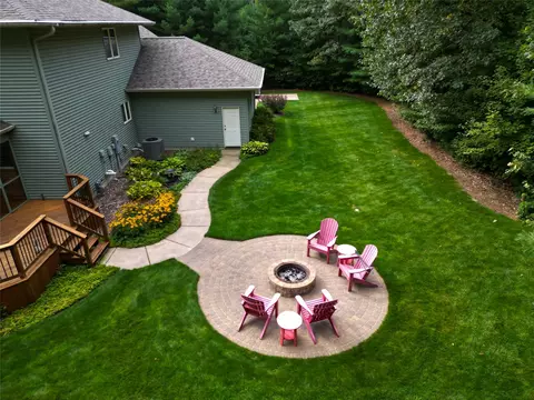 Exterior - e4400 Pinewood Circle, Eleva, WI 54738 photo 3 of 9