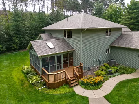 Exterior - e4400 Pinewood Circle, Eleva, WI 54738 photo 2 of 9