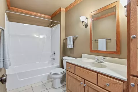 Bath - e4400 Pinewood Circle, Eleva, WI 54738 photo 7 of 7