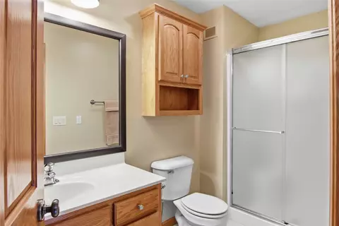 Bath - e4400 Pinewood Circle, Eleva, WI 54738 photo 4 of 7