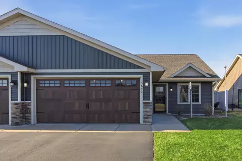 5642 Green Park Dr, Eau Claire, WI 54703