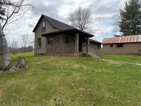 664 17 12 St, Hillsdale, WI 54733