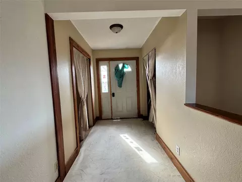 Entry Way - 417 8th Ave, Shell Lake, WI 54871 photo 2 of 2