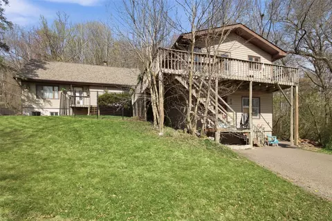 303-305 Moundsview Ct #1-2, Elk Mound, WI 54739