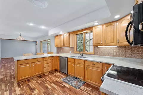 Kitchen - 3120 E Cedar Rd, Eleva, WI 54738 photo 5 of 6