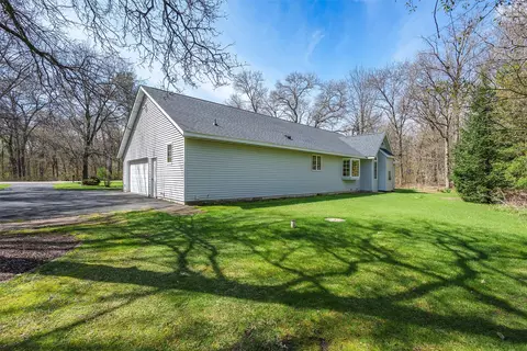 Exterior - 3120 E Cedar Rd, Eleva, WI 54738 photo 9 of 11