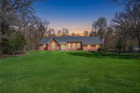 Exterior - 3120 E Cedar Rd, Eleva, WI 54738 photo 2 of 11