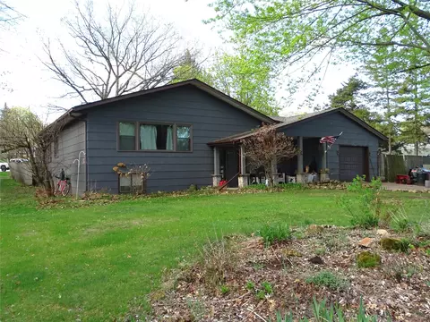 917 Goodrich St, Durand, WI 54736