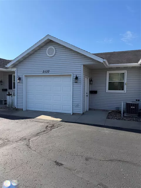 3137 Craig Rd, Eau Claire, WI 54701