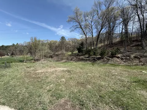 2247 Camden Ct, Eau Claire, WI 54703