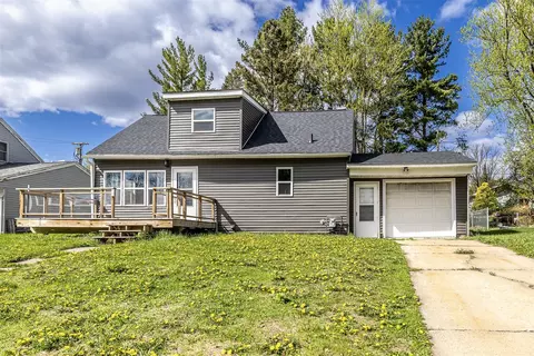 1031 Van Buren St, Black River Falls, WI 54615