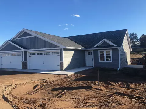 5055 Maple Leaf Path, Eau Claire, WI 54703