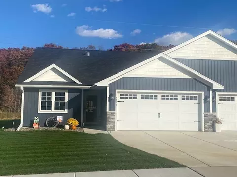 5057 Maple Leaf Path, Eau Claire, WI 54703