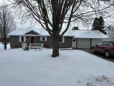 811 S Piety St, Ellsworth, WI 54011