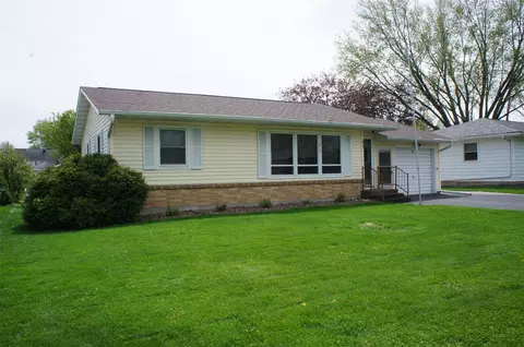 413 W Vine St, Mondovi, WI 54755