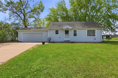2229 Vine St, Eau Claire, WI 54703