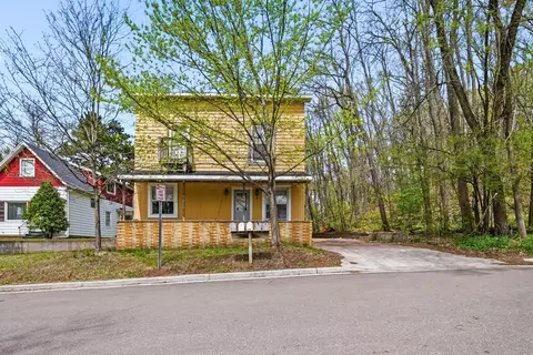 1570 E Madison St #1-5, Eau Claire, WI 54703