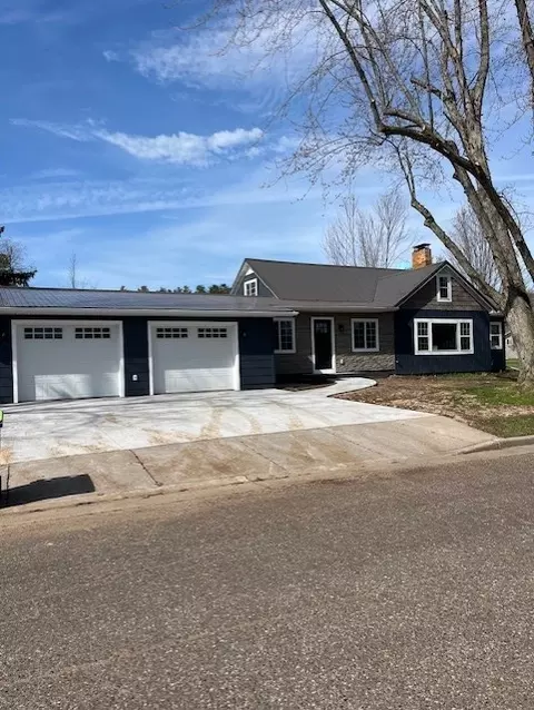 228 E Oak St, Cadott, WI 54727