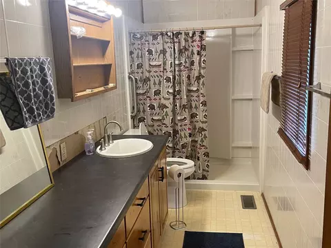 Bath - 80036 Peeksville Rd, Glidden, WI 54527 photo 1 of 1
