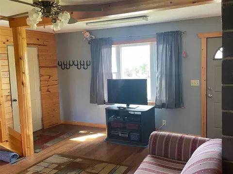 Living - 80036 Peeksville Rd, Glidden, WI 54527 photo 3 of 4