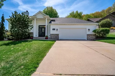 3615 Wintergreen Ct, Eau Claire, WI 54701
