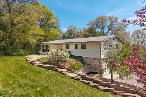 e655 Woodridge Drive, Eau Claire, WI 54701